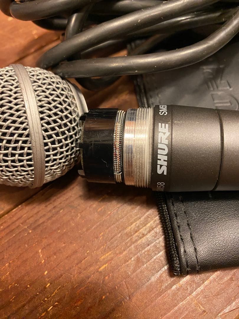 SHURE SM58 ダイナミックマイク 本体と付属品