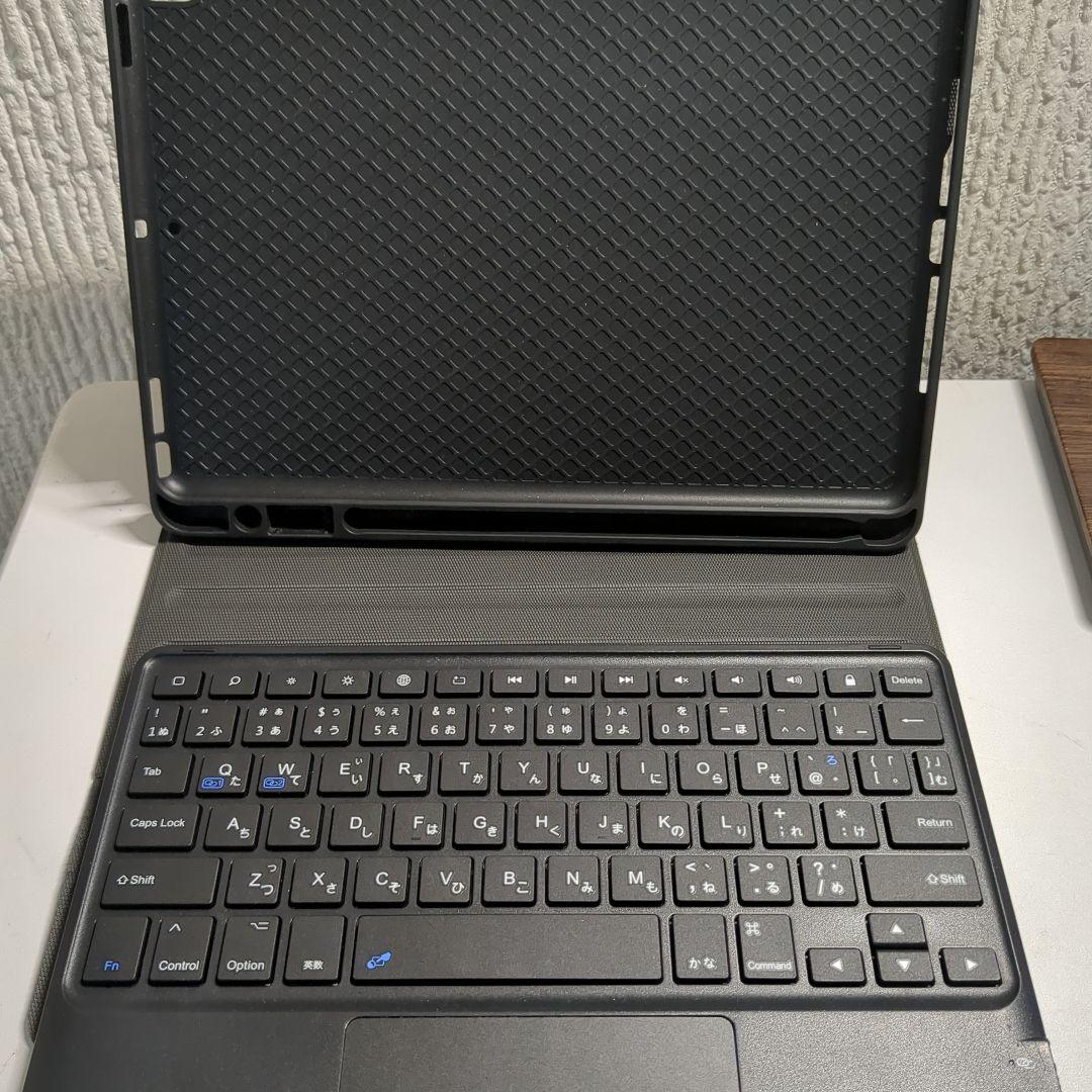 Apple iPad スペースグレー 第9世代　コード　キーボード　ケース付き
