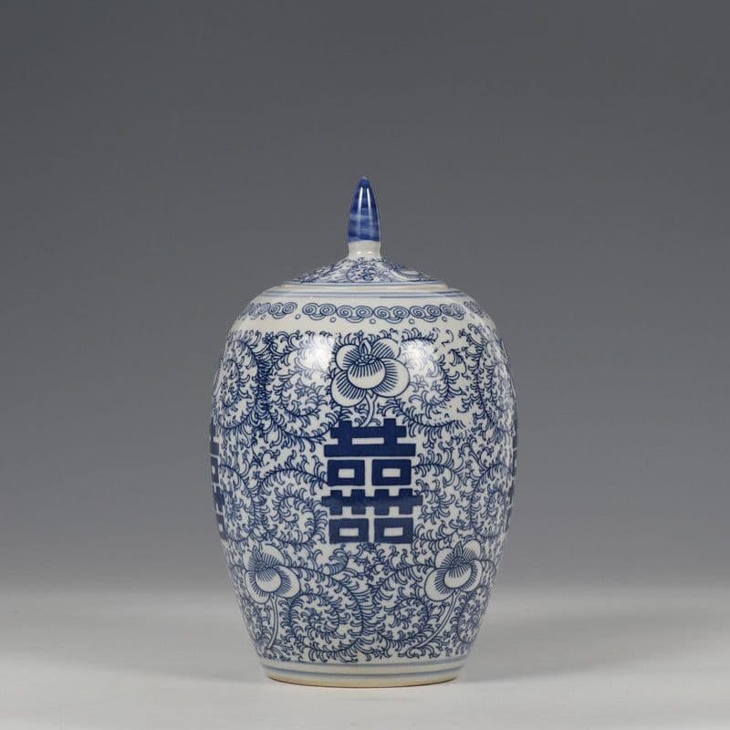 青花喜の字 景徳鎮 陶磁器 装飾品 工芸品 美術品 置物 冬瓜の壺です