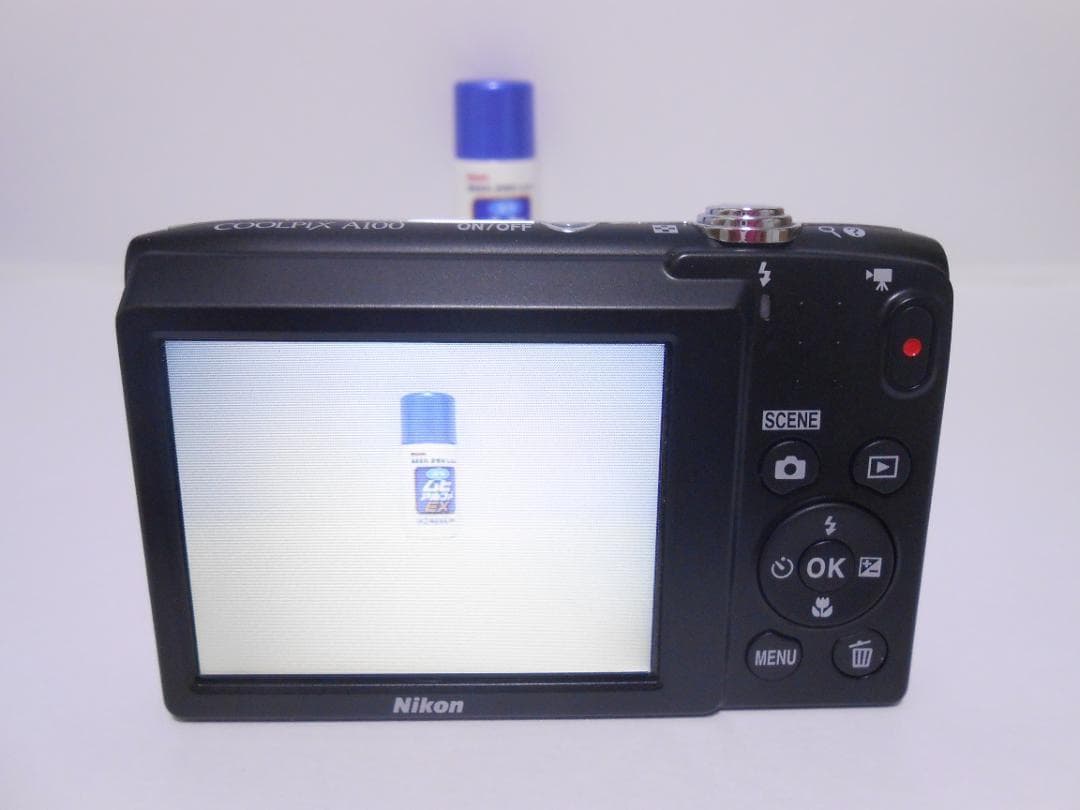 【お値下げ歓迎・美品】　ニコン　Nikon COOLPIX A100 レッド