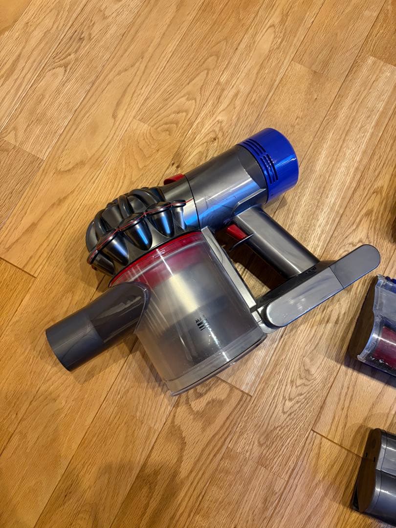 掃除機・クリーナー dyson v8 fluffy