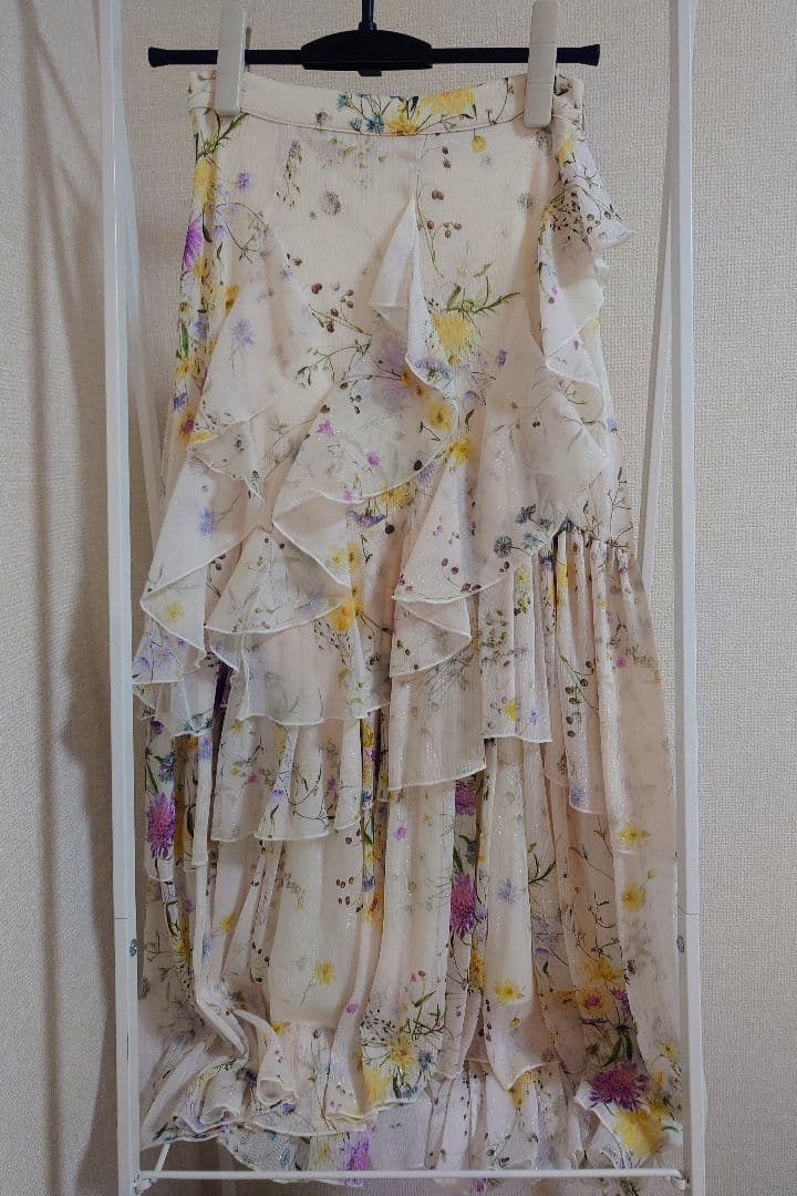 ラッフルフリルティアード スカート SNIDEL
