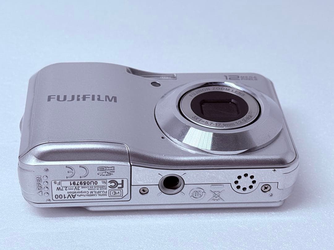 FUJIFILM Finepix AV100 動作確認済 単3電池駆動 コンデジ