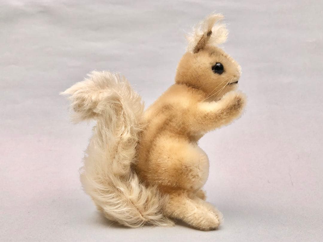 Steiff のリスのPossyグレー