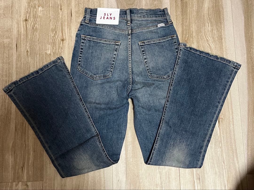 【新品タグ付き】　SLY HW FLARE PT WITH ROICA（R）EF