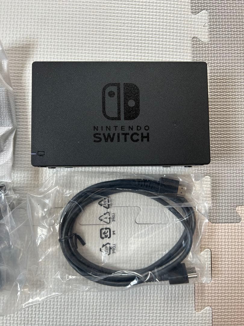 【超美品】Nintendo Switch本体+ソフト付き