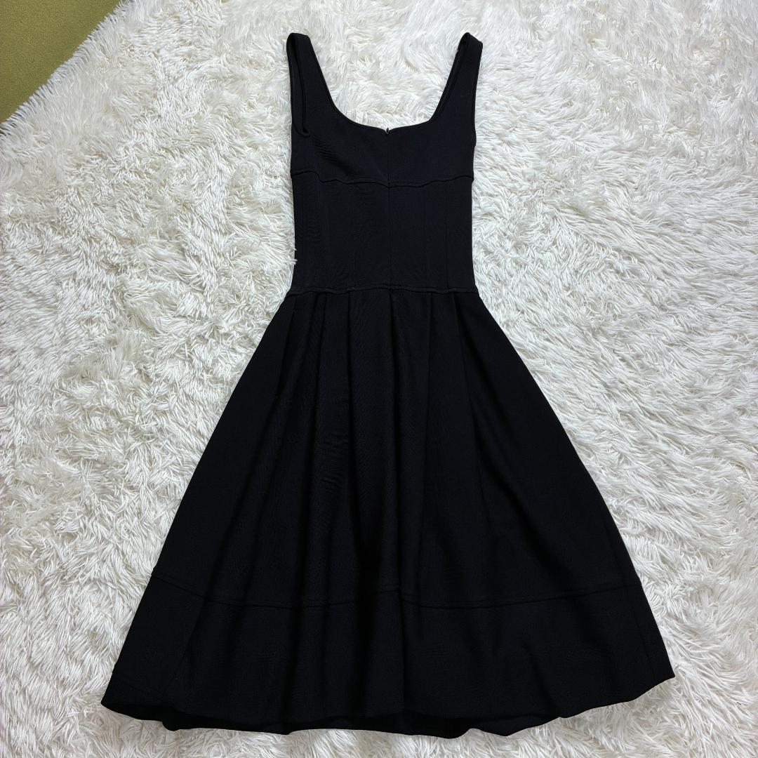 【美品】ＦＯＸＥＹ　フォクシー　ノースリーブワンピース　フレアスカート　３８