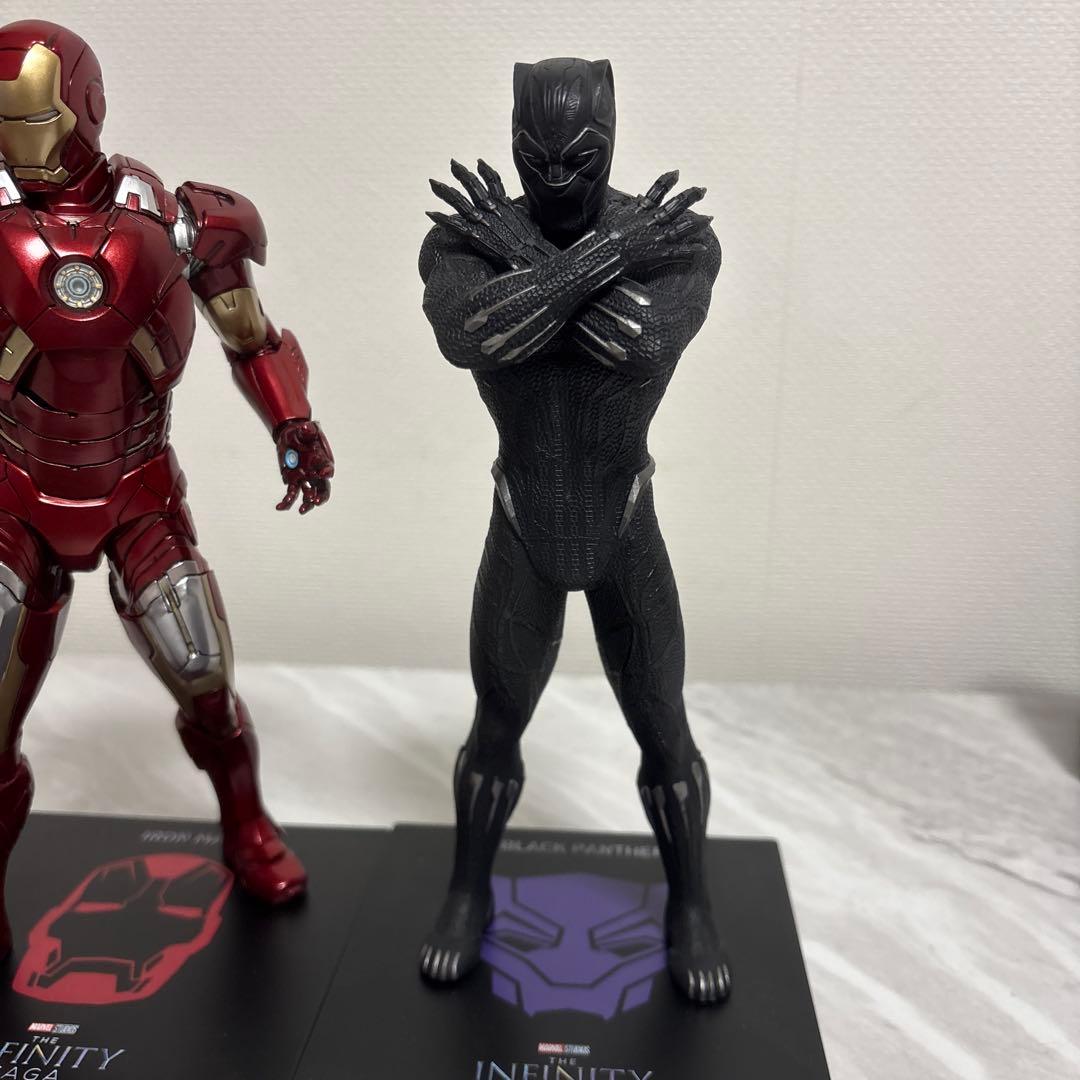 INFINITY SAGA アイアンマン　ブラックパンサーフィギュア