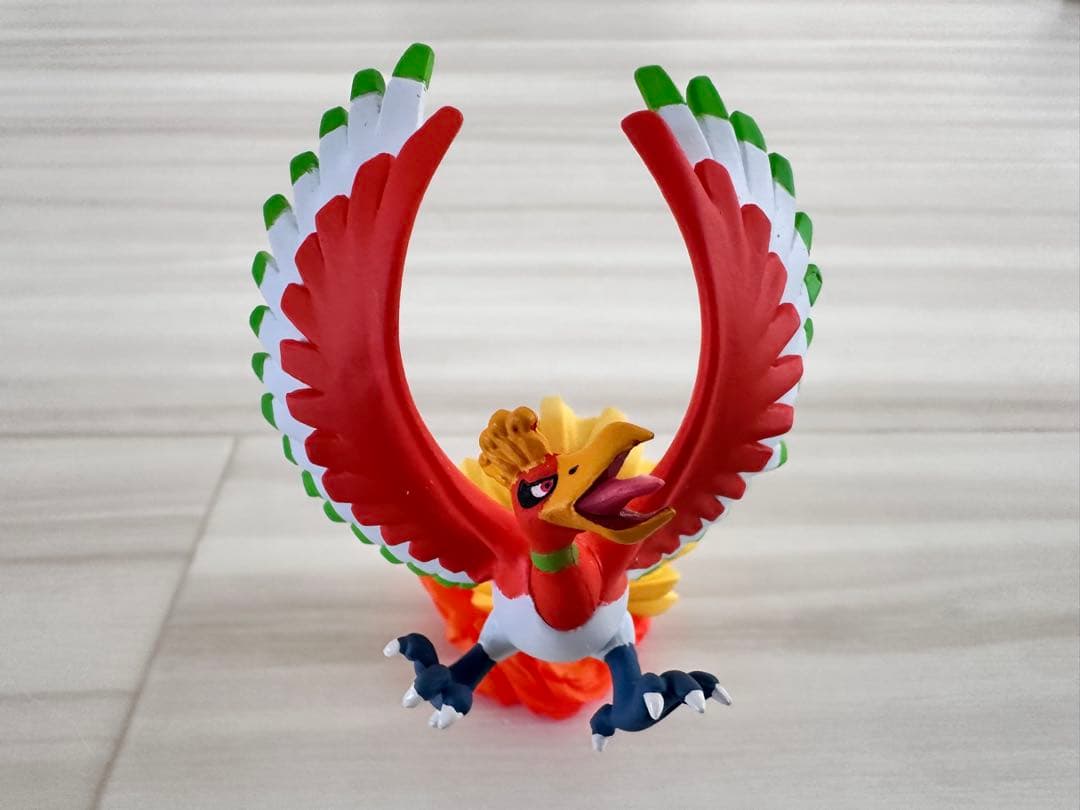 ポケモン予約特典フィギュア海洋堂製 ホウオウ ルギア ギラティナアルセウス