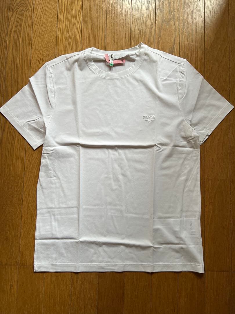 プラダ　白TシャツM