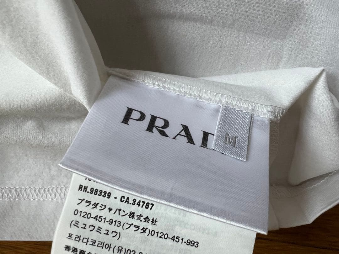 プラダ　白TシャツM
