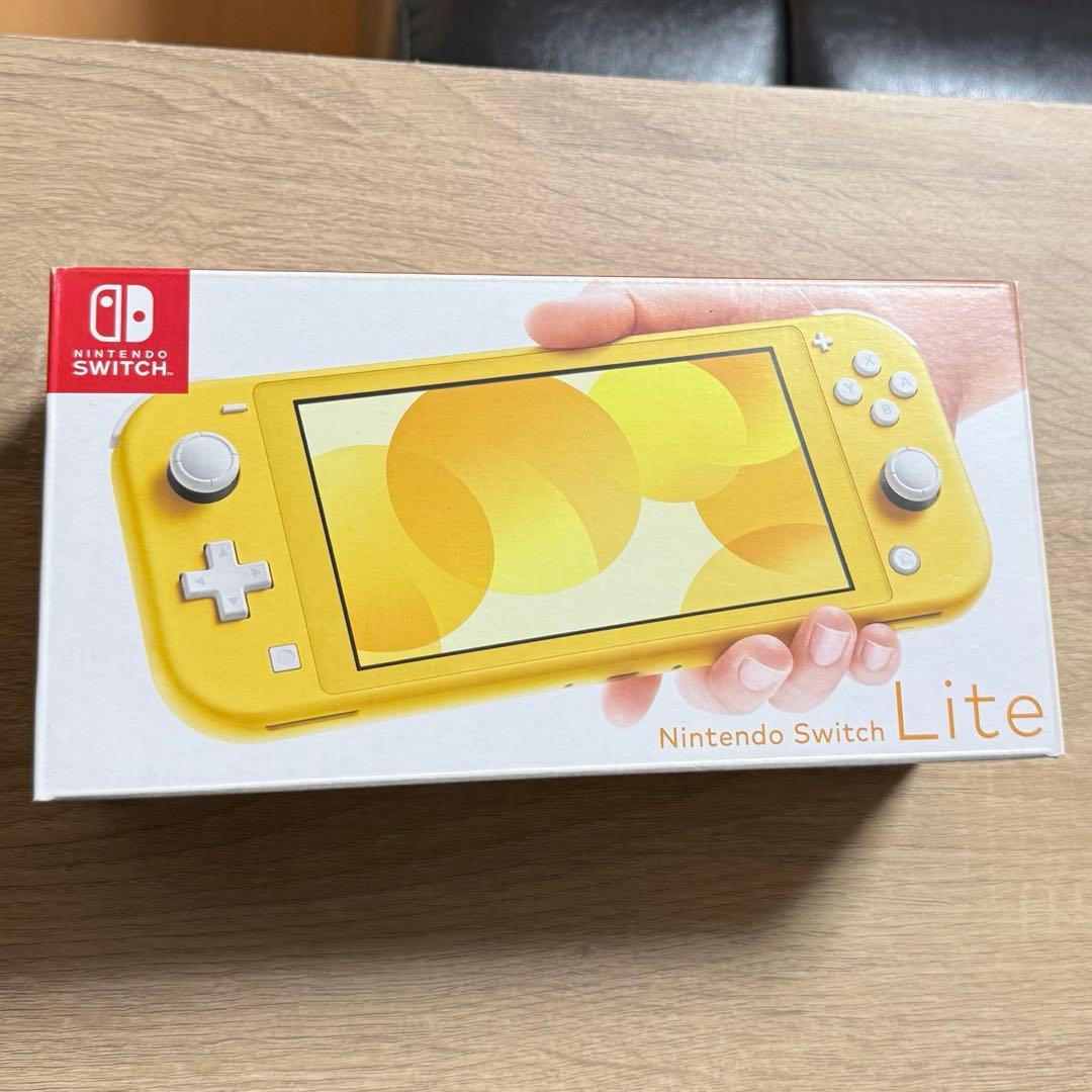 Nintendo Switch Lightイエロー