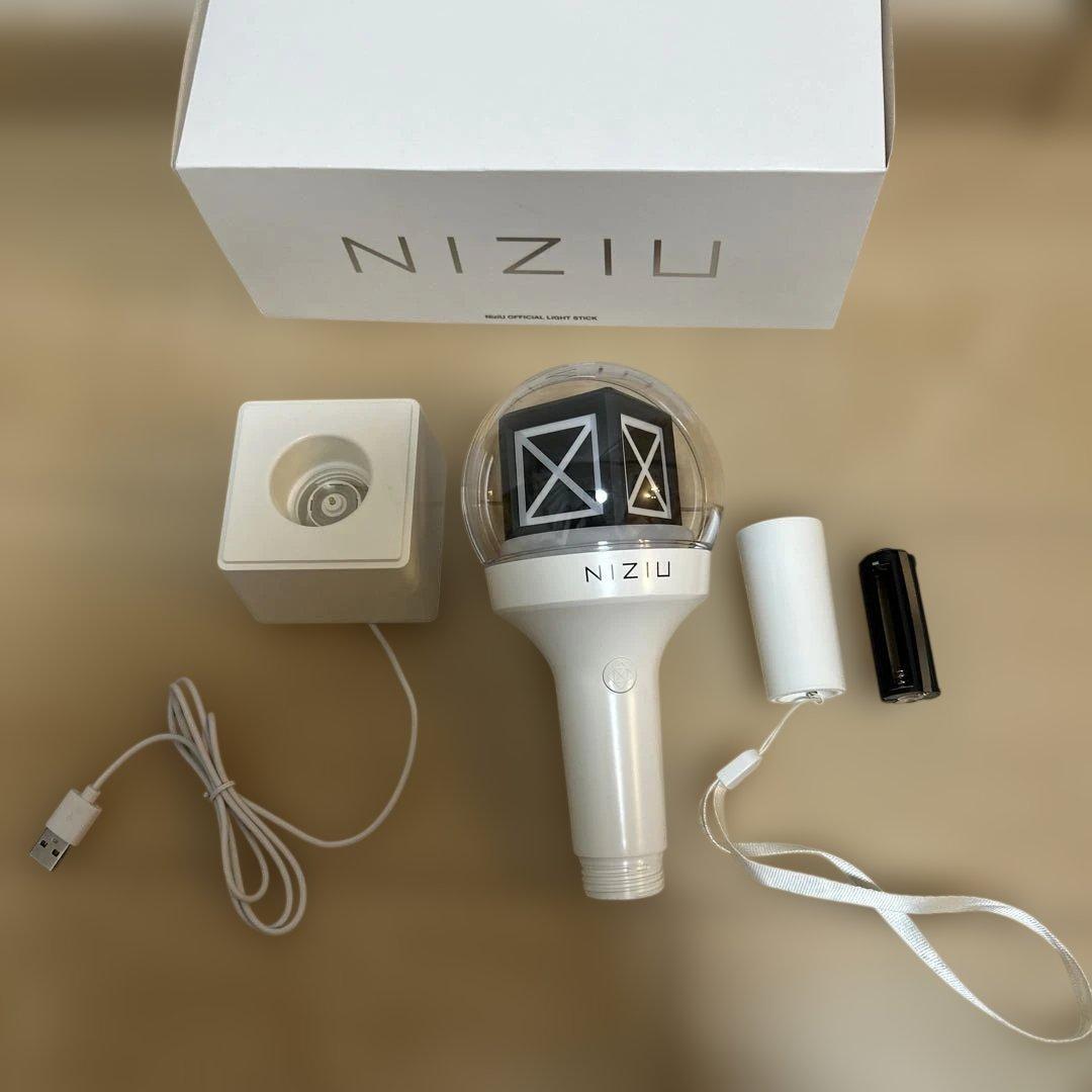 NiziU 公式ペンライト　LIGHT STRAPのセット