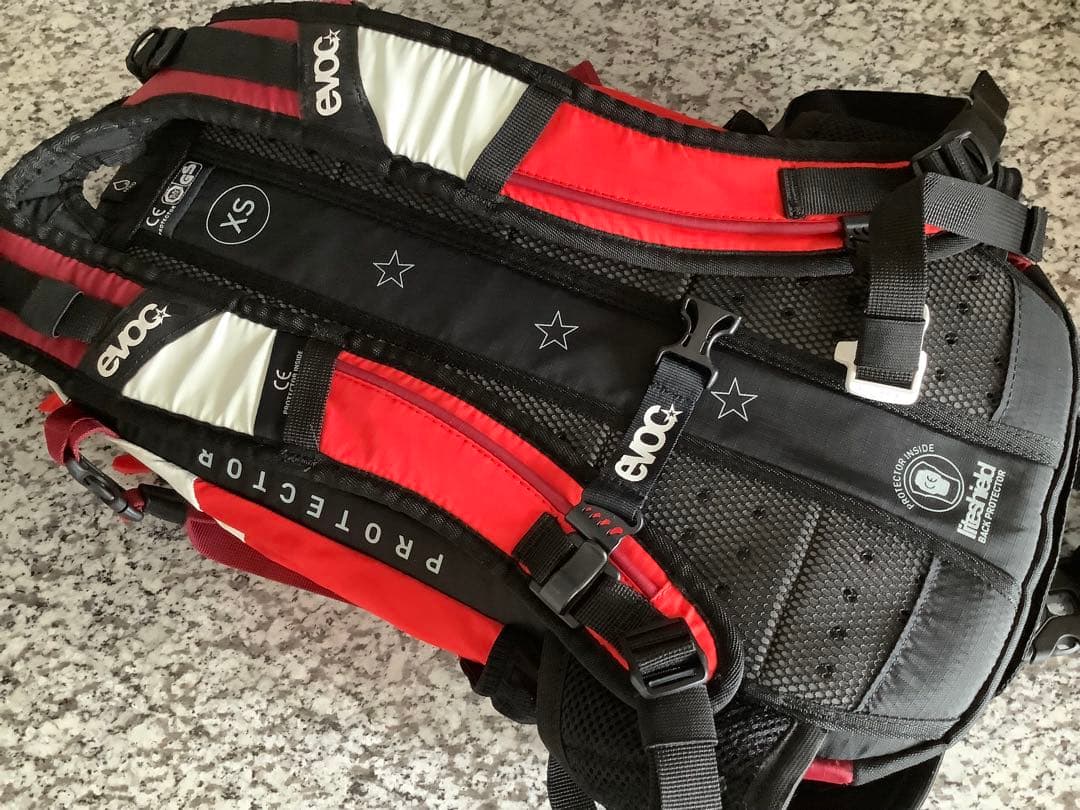 Evoc FR Track バックパック 10L 【新品未使用品】