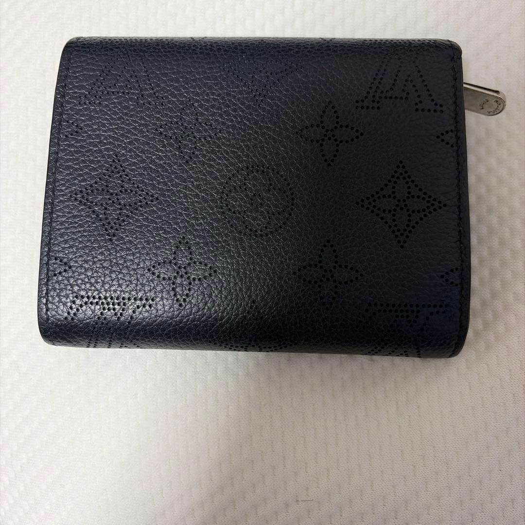 ルイヴィトン　マヒナ　ポルトフォイユイリス　財布