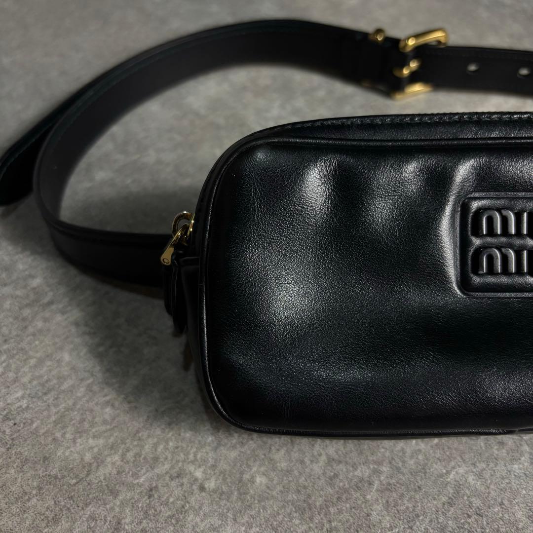 【極美品】MIUMIU 現行モデル ウエストバッグ レザー ショルダーバッグ