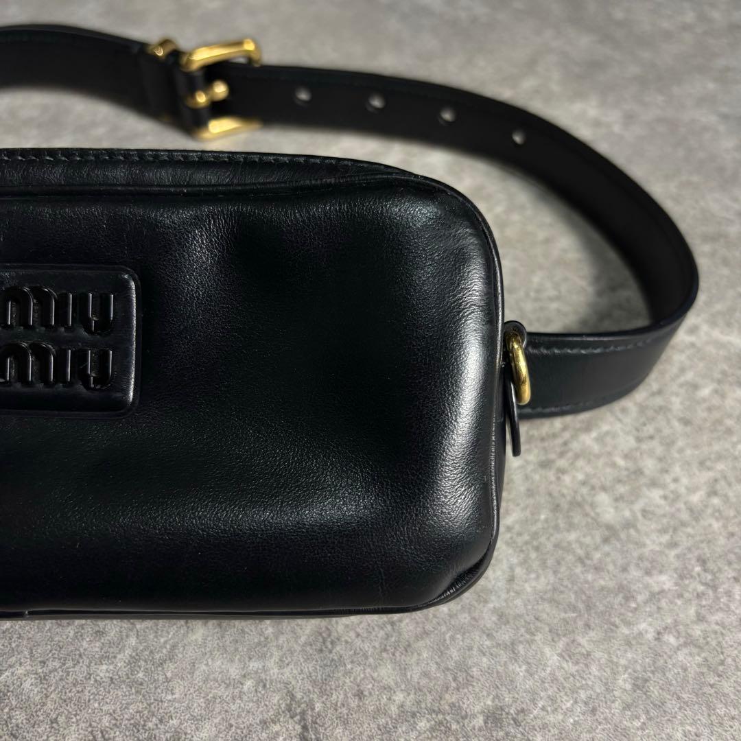 【極美品】MIUMIU 現行モデル ウエストバッグ レザー ショルダーバッグ
