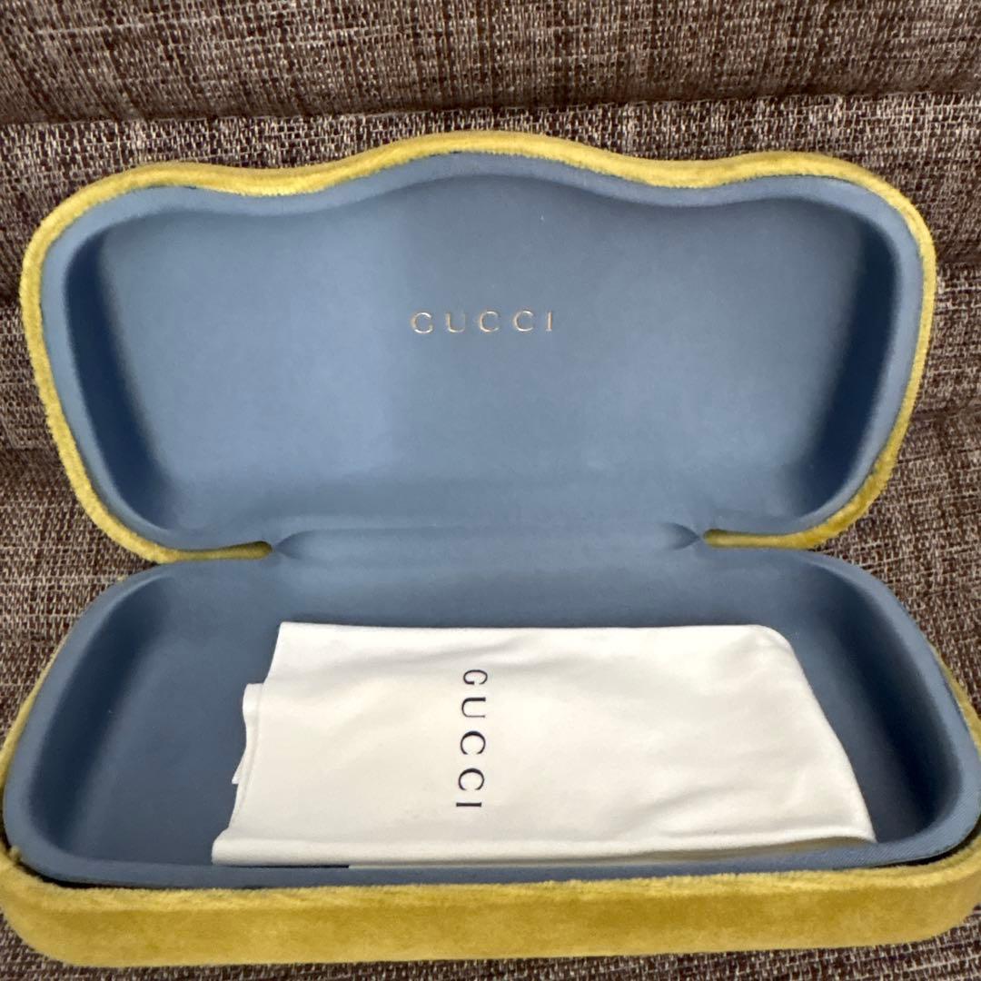 即*️様 [美品] GUCCI ブラック サングラス ケース付き