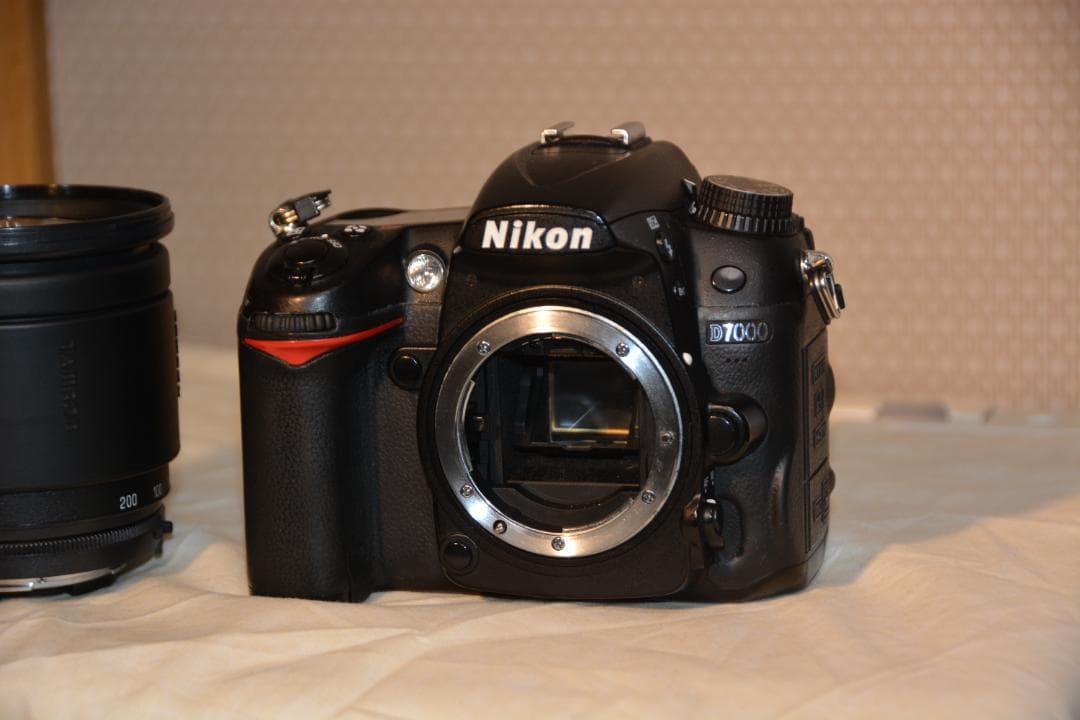 Nikon D7000 デジタル一眼レフカメラ