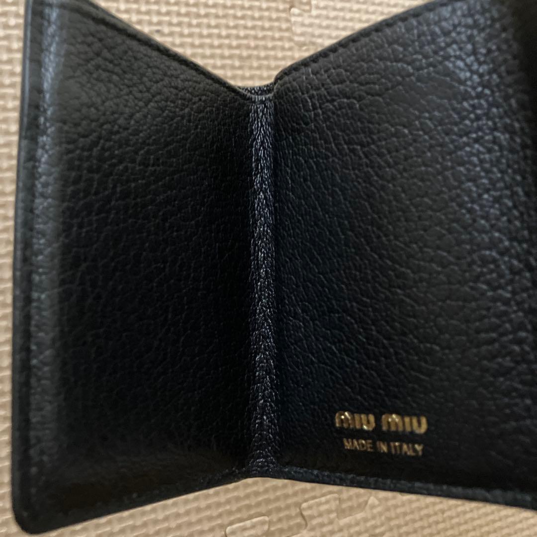 美品　miumiu マドラス　財布 ブラック