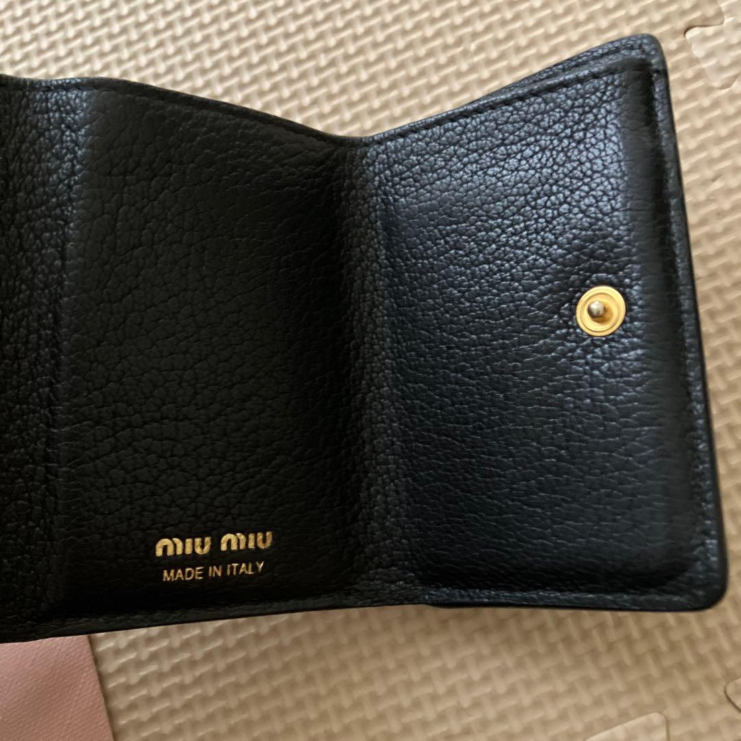 美品　miumiu マドラス　財布 ブラック