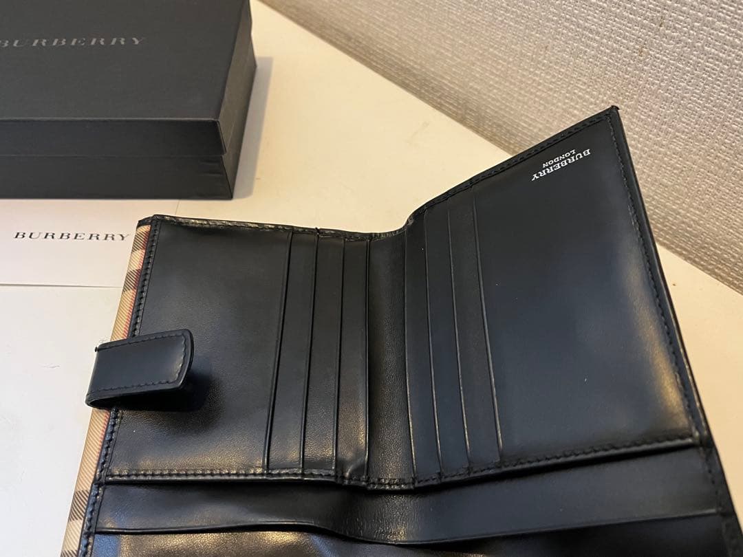 なかなか綺麗な逸品です☺︎BURBERRY /バーバリーノバチェック折財布