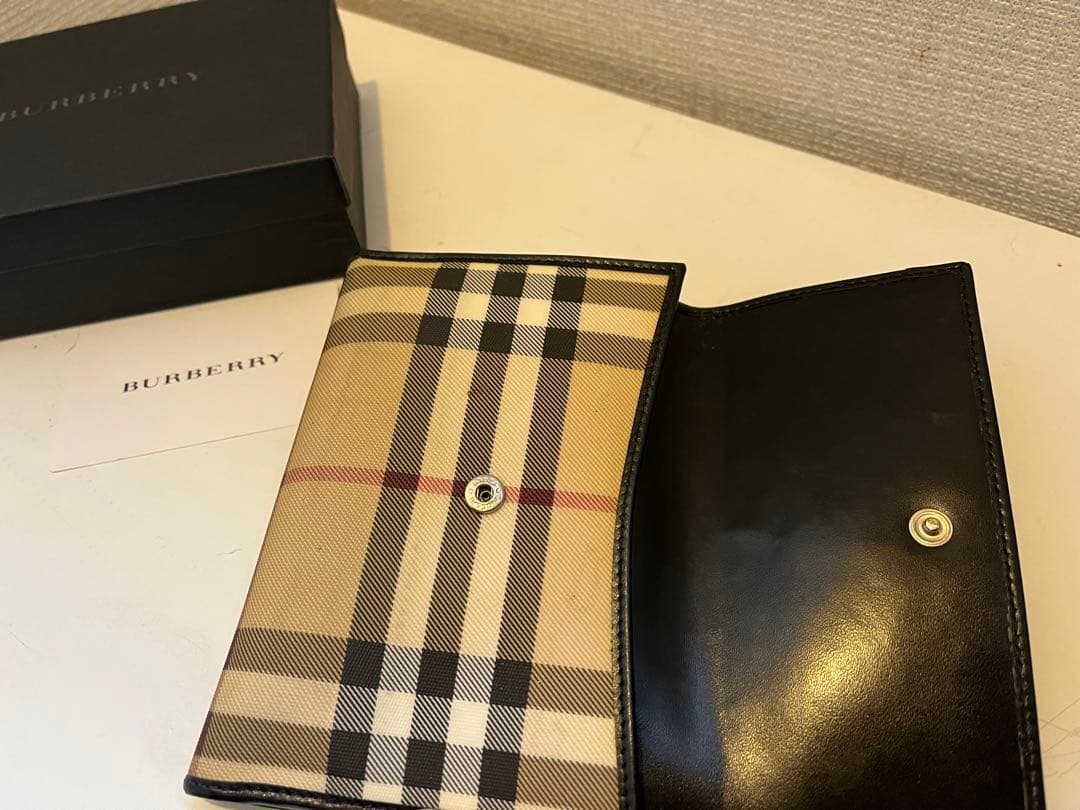 なかなか綺麗な逸品です☺︎BURBERRY /バーバリーノバチェック折財布