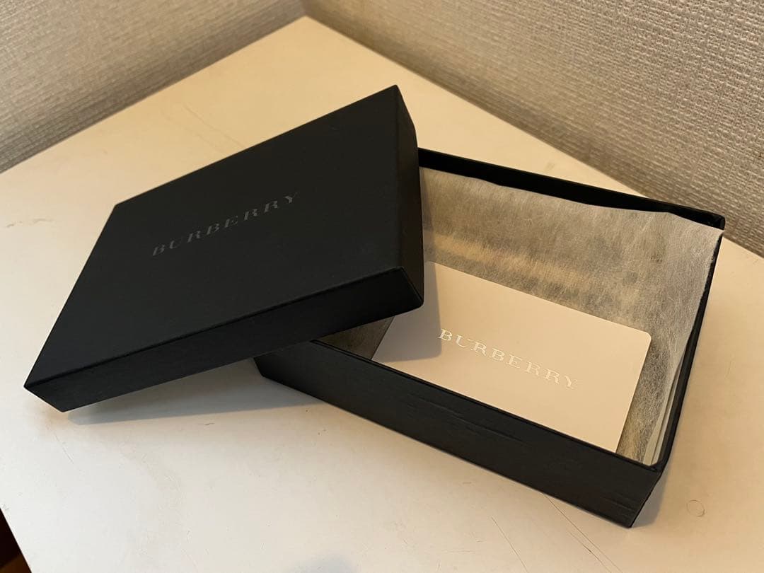 なかなか綺麗な逸品です☺︎BURBERRY /バーバリーノバチェック折財布