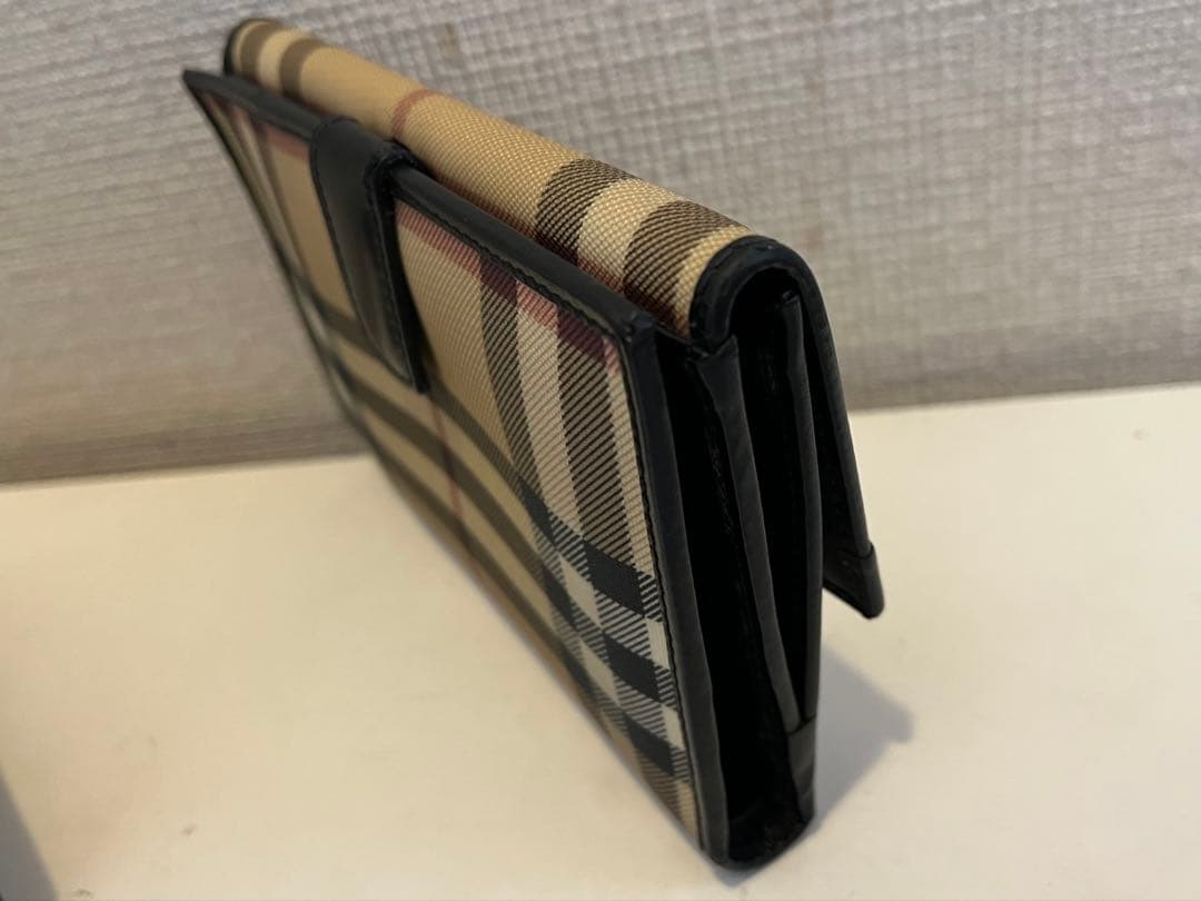 なかなか綺麗な逸品です☺︎BURBERRY /バーバリーノバチェック折財布