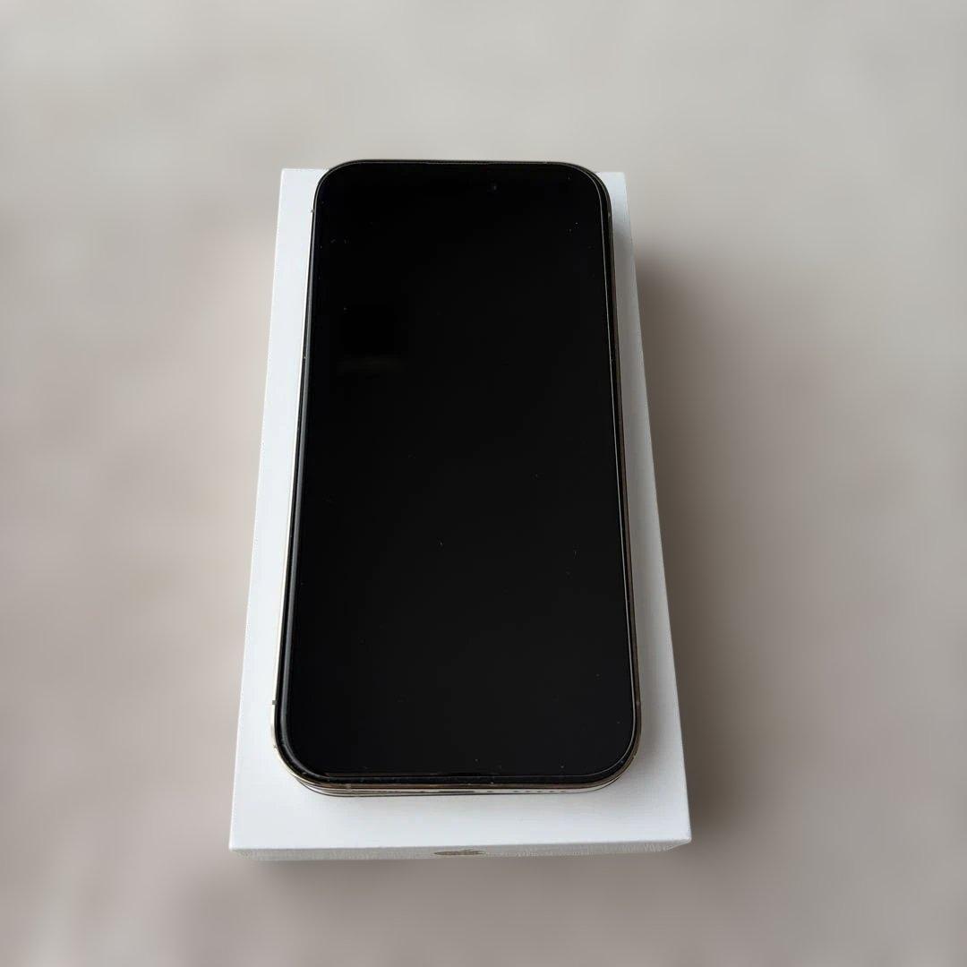 Apple iPhone 14 Pro ゴールド