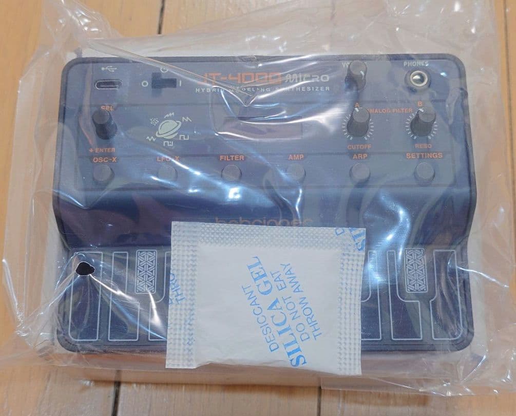 behringer JT-4000 MICRO シンセサイザー