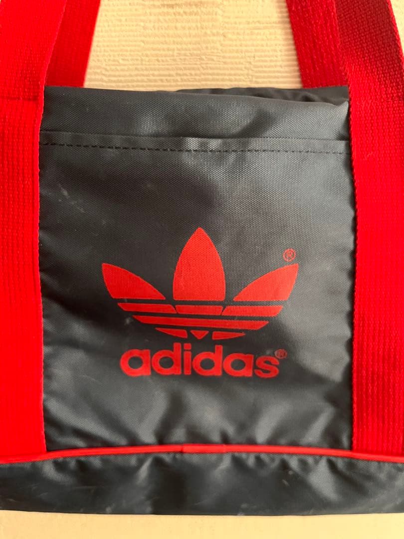 adidas スクバ　ネイビー×レッド　ボストンバック