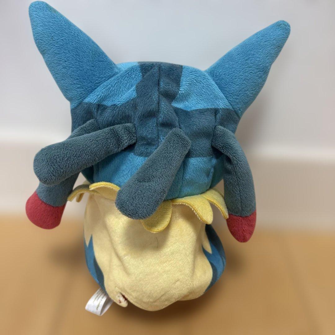 希少　ポケモンセンター　ピカチュウ　メガルカリオ　ぬいぐるみ　公式