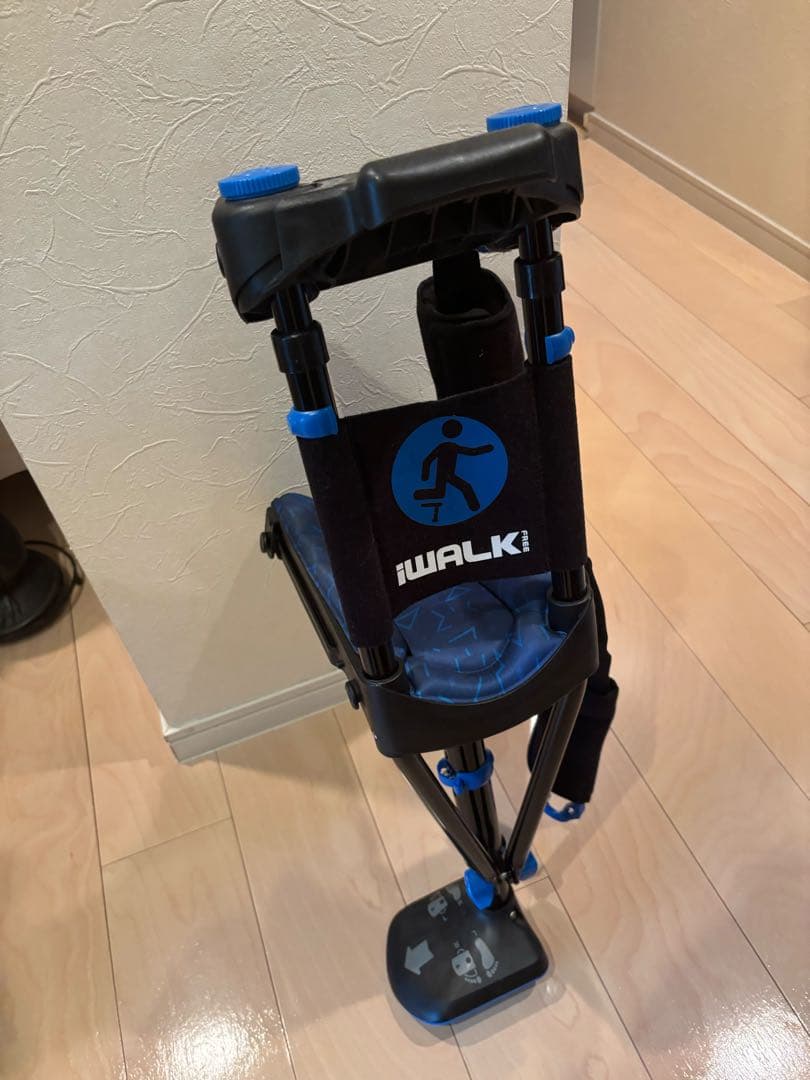 iWALK 折りたたみ式松葉杖 青