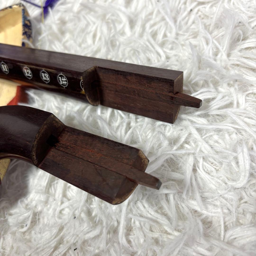 ✨美品✨細棹三味線 紅木 丸打胴 バチ付 付属多数 和楽器