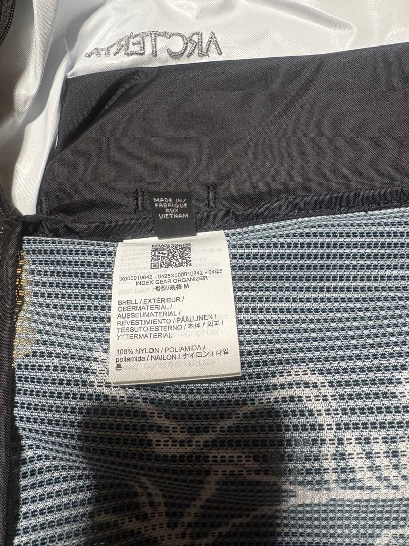 K*'様 ARC'TERYX ブラック トラベルポーチ
