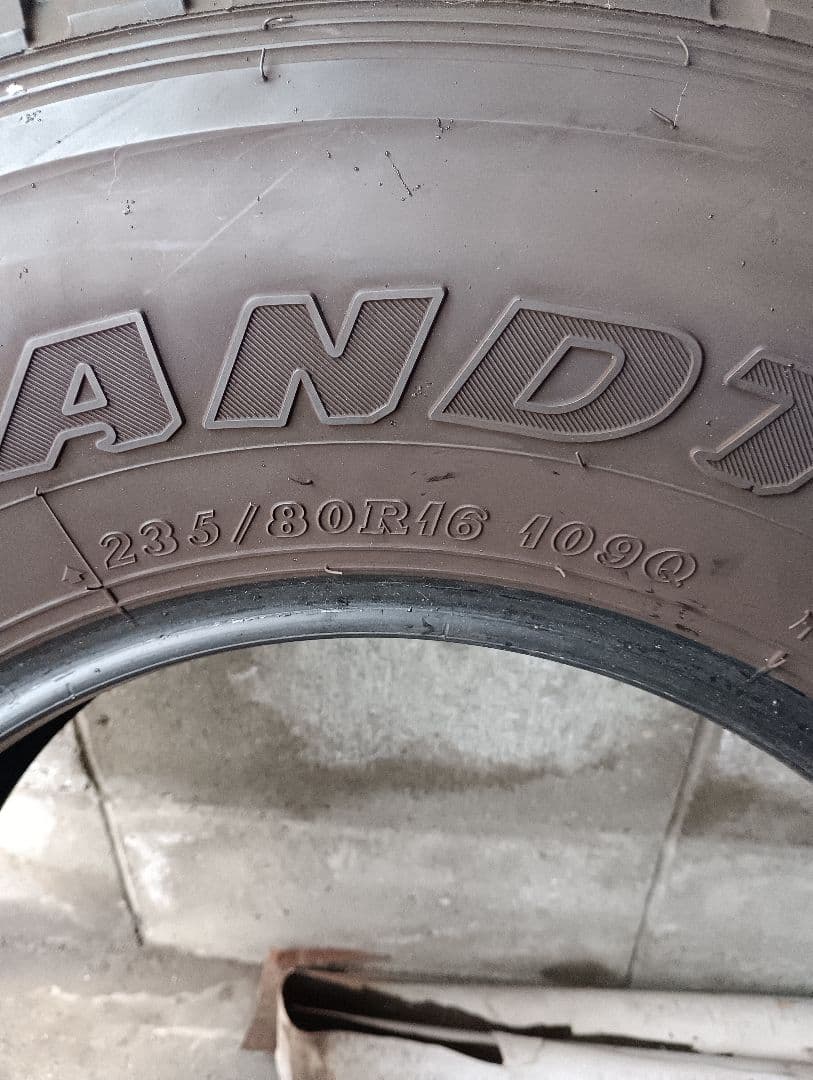 DUNLOP グランドトレック 235/80R16 スタッドレス