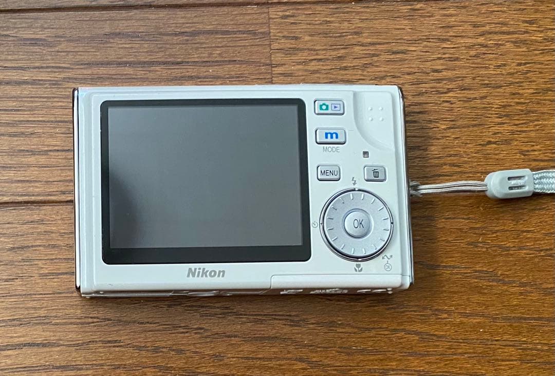 デジカメNikon COOLPIX S5 ホワイト