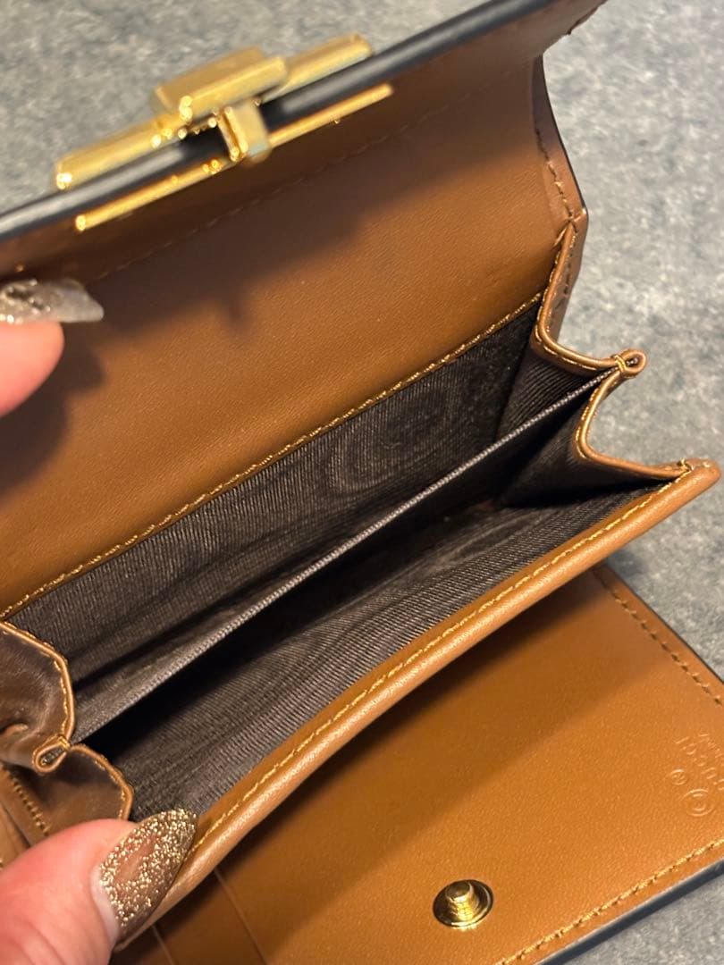 GUCCI 三つ折り財布 ブラック/ベージュ