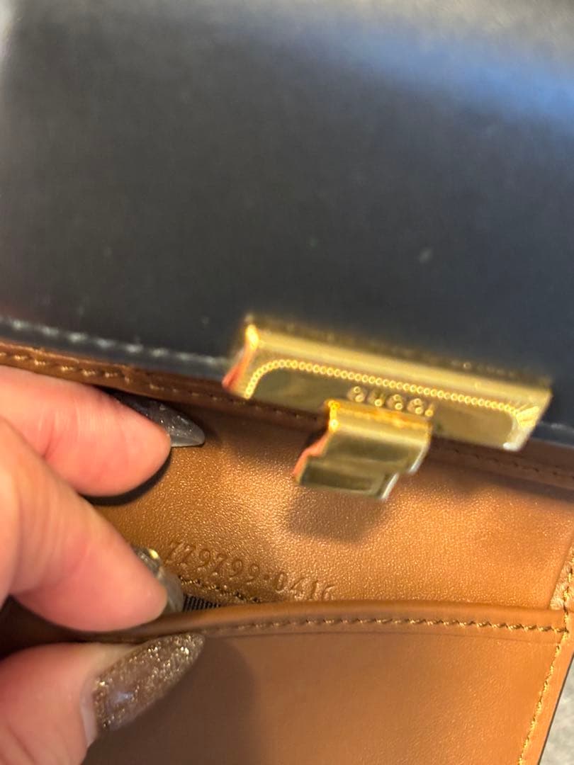 GUCCI 三つ折り財布 ブラック/ベージュ