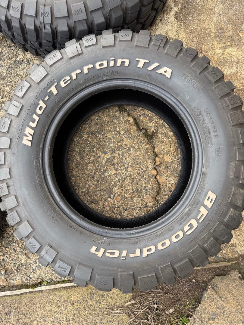 LT265/70R17 18年 BFグッドリッチ Mud-Terrain KM2