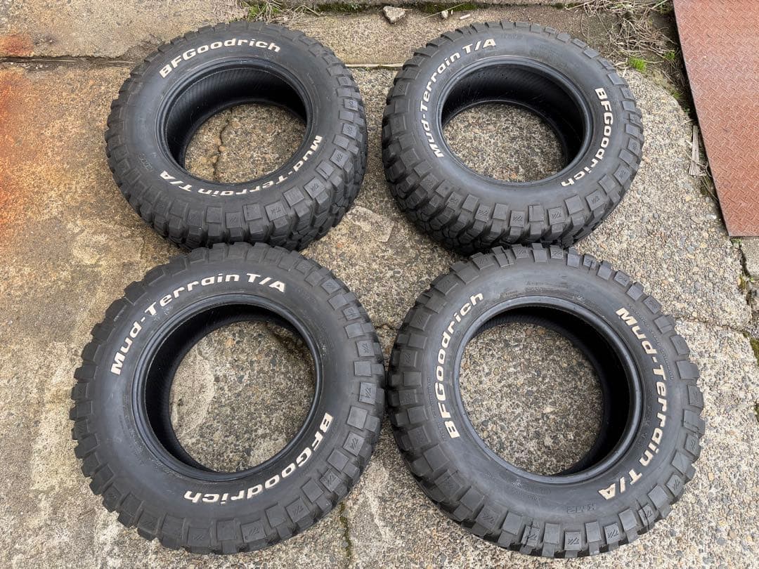 LT265/70R17 18年 BFグッドリッチ Mud-Terrain KM2