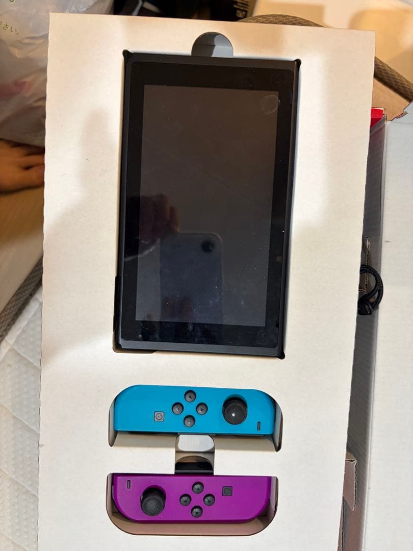 Nintendo Switch 本体(コントローラー4つ)