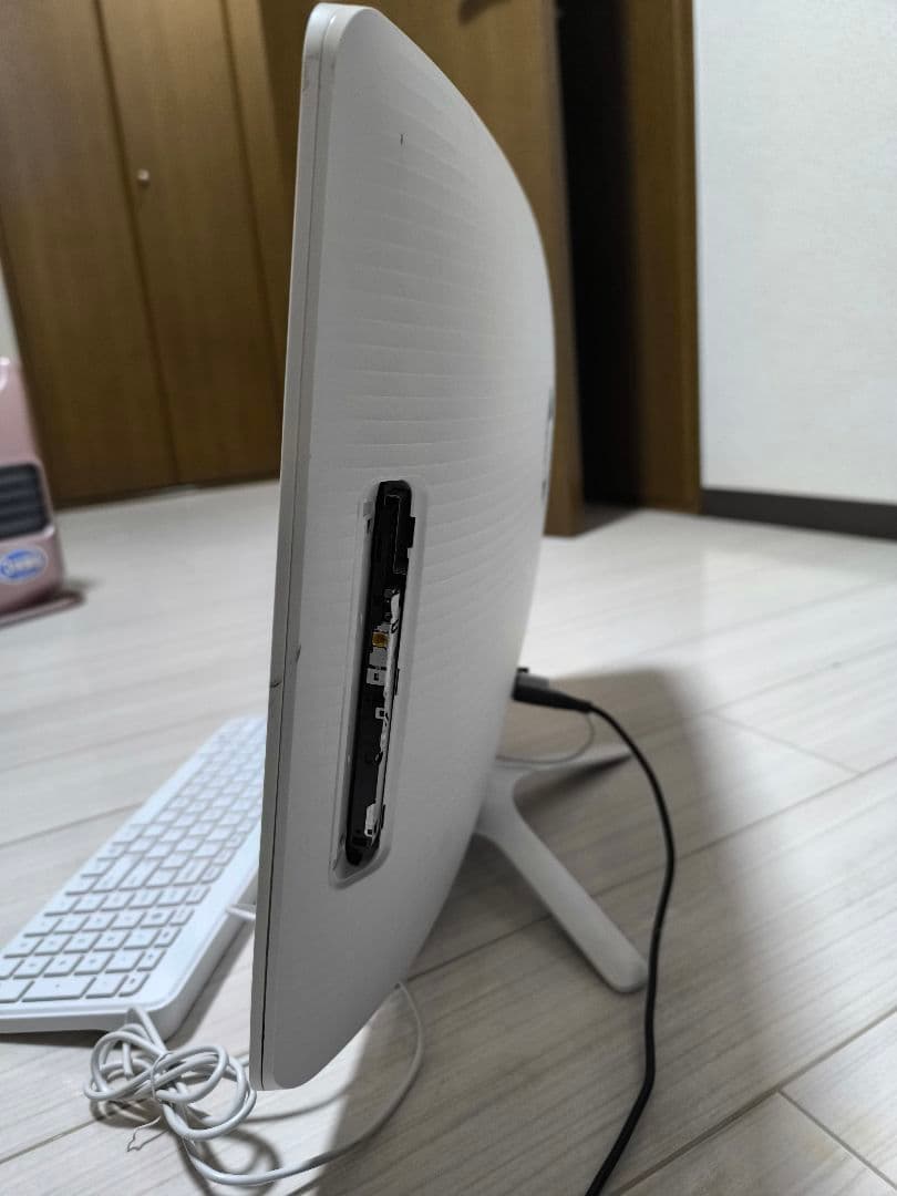 HP一体型21.5インチ / Win11 / i3 / 8GB / キーボード付