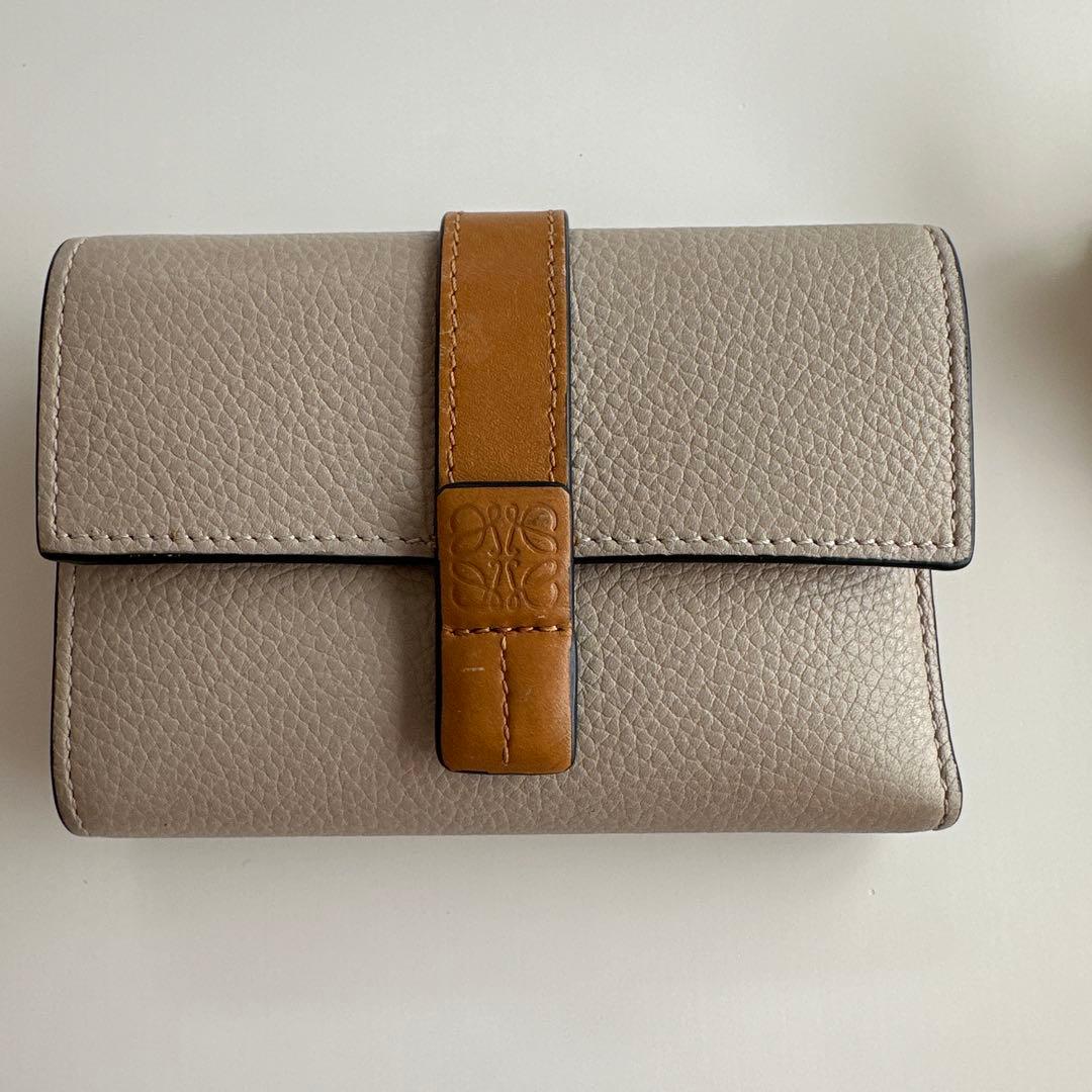 k　LOEWE 三つ折り財布