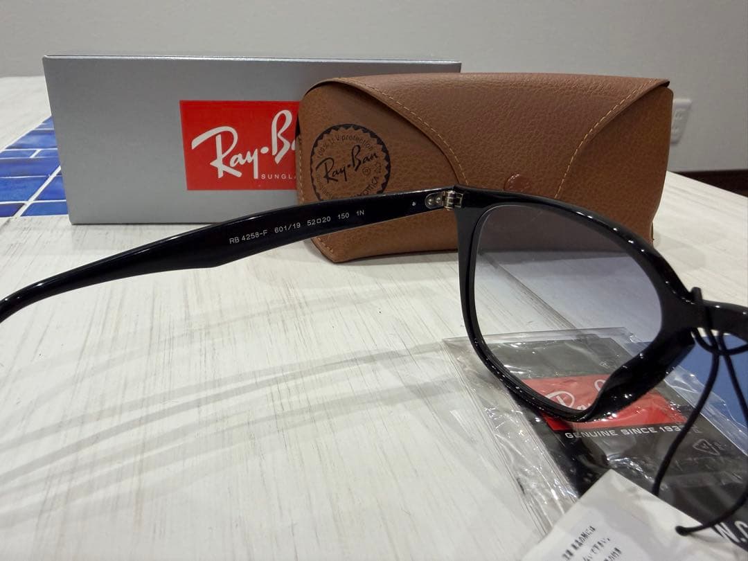 Ray-Ban ORB4258F サングラス　レイバン