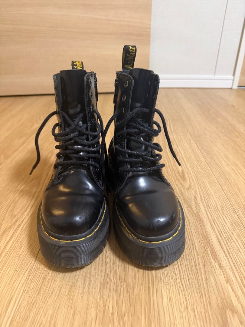 Dr. Martens 厚底レザー ブーツ　8ホールブーツ