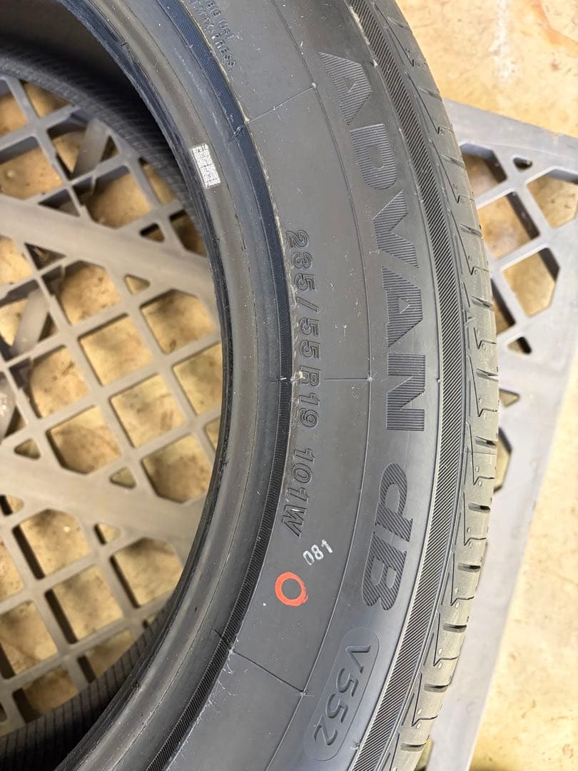 2025年製 並行輸入品 ADVAN dB V552 235/55 R19 4本