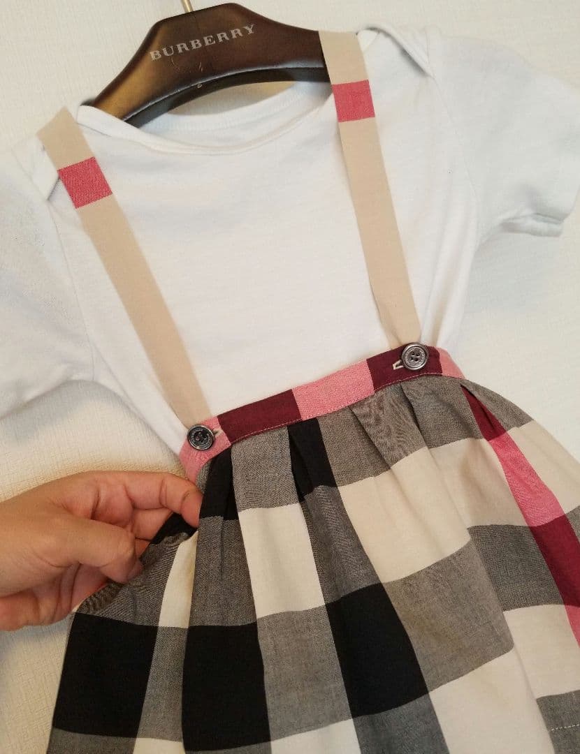 バーバリーチルドレン吊りスカート未使用近美品ベージュチェック一度短時間品8090