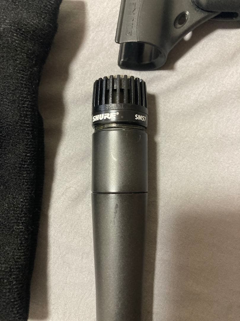 SHURE SM57 ダイナミックマイク 本体と付属品